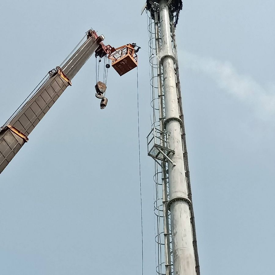 電信塔架除銹噴漆工程